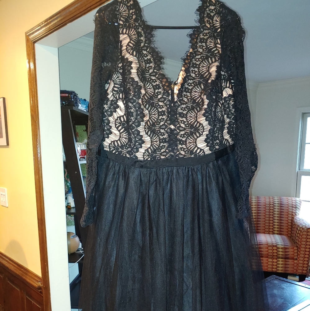New with tags City Chic rare maxi black laced